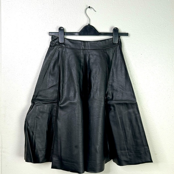 Forever 21 Black Knee-Length A-Line Skirt - Picture 3 of 6